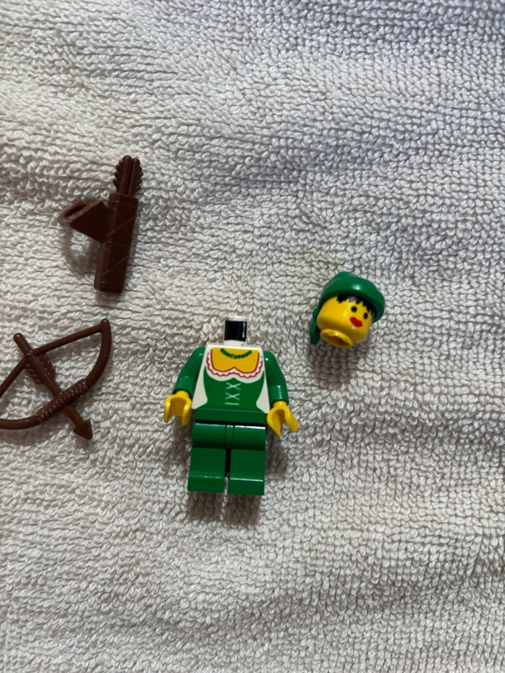 Lego Forestwoman cas319 Minifigure Forrestmen's Crossing